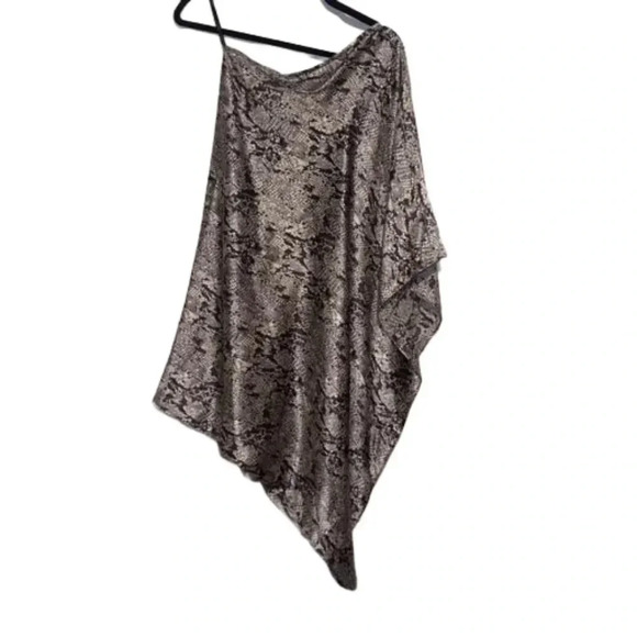 ALEXIS Pure Silk Charmeuse Poncho Style Blouse Snake Print Off Shoulder XS/S - Picture 3 of 5